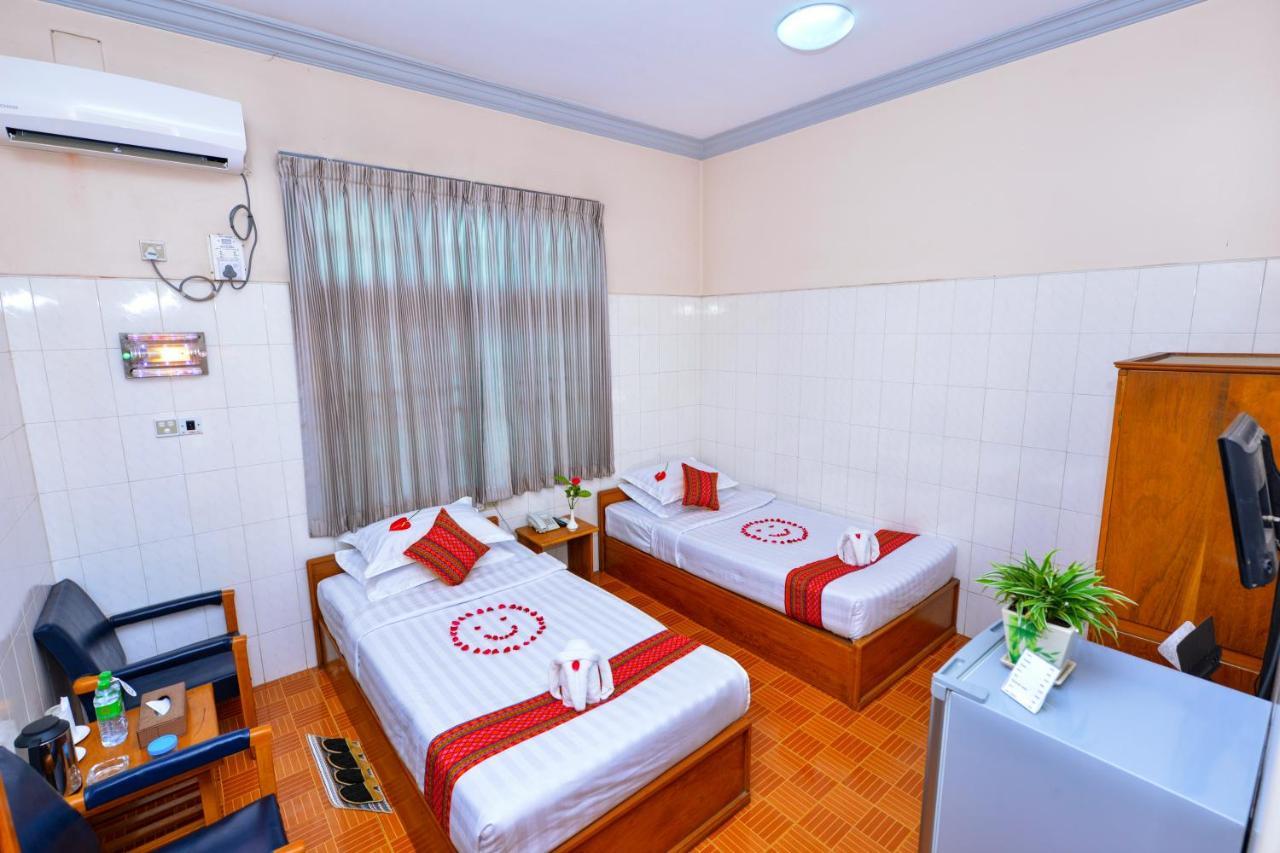 Hotel Smile Pyin Oo Lwin Eksteriør billede